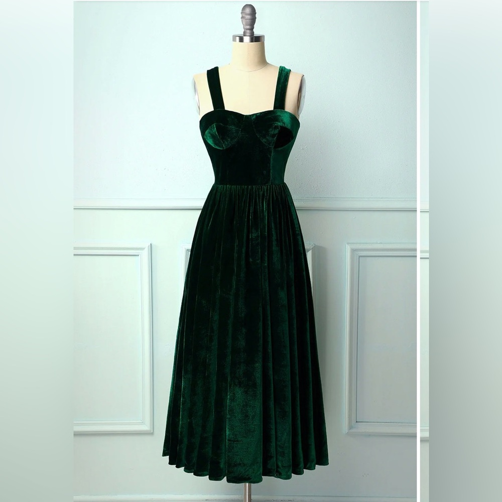 Elegant Green Velvet Dress